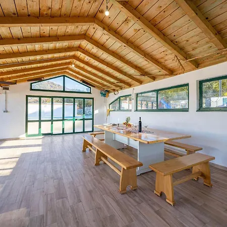 Gorgeous In With Kitchen Holiday home Dugopolje