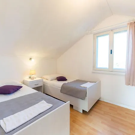 Holiday home Gorgeous In With Kitchen *