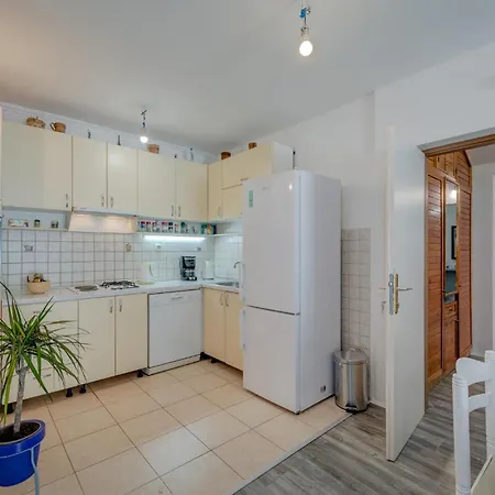 Gorgeous In With Kitchen