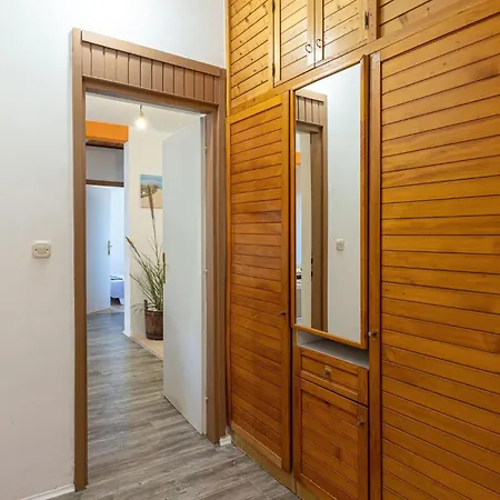 Holiday home Gorgeous In With Kitchen Dugopolje